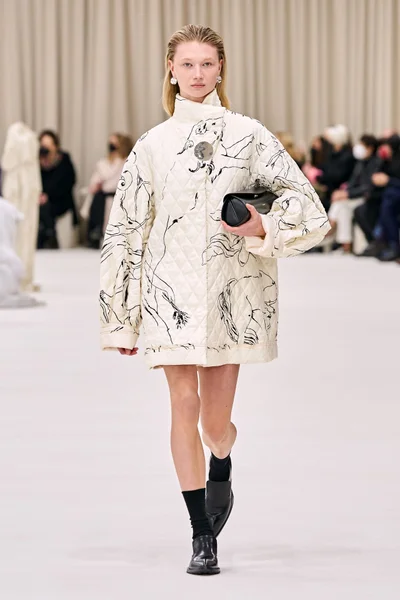 Look 24